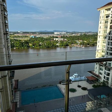 A.R Homestay Riverine Condominium Kuching Dış mekan fotoğraf